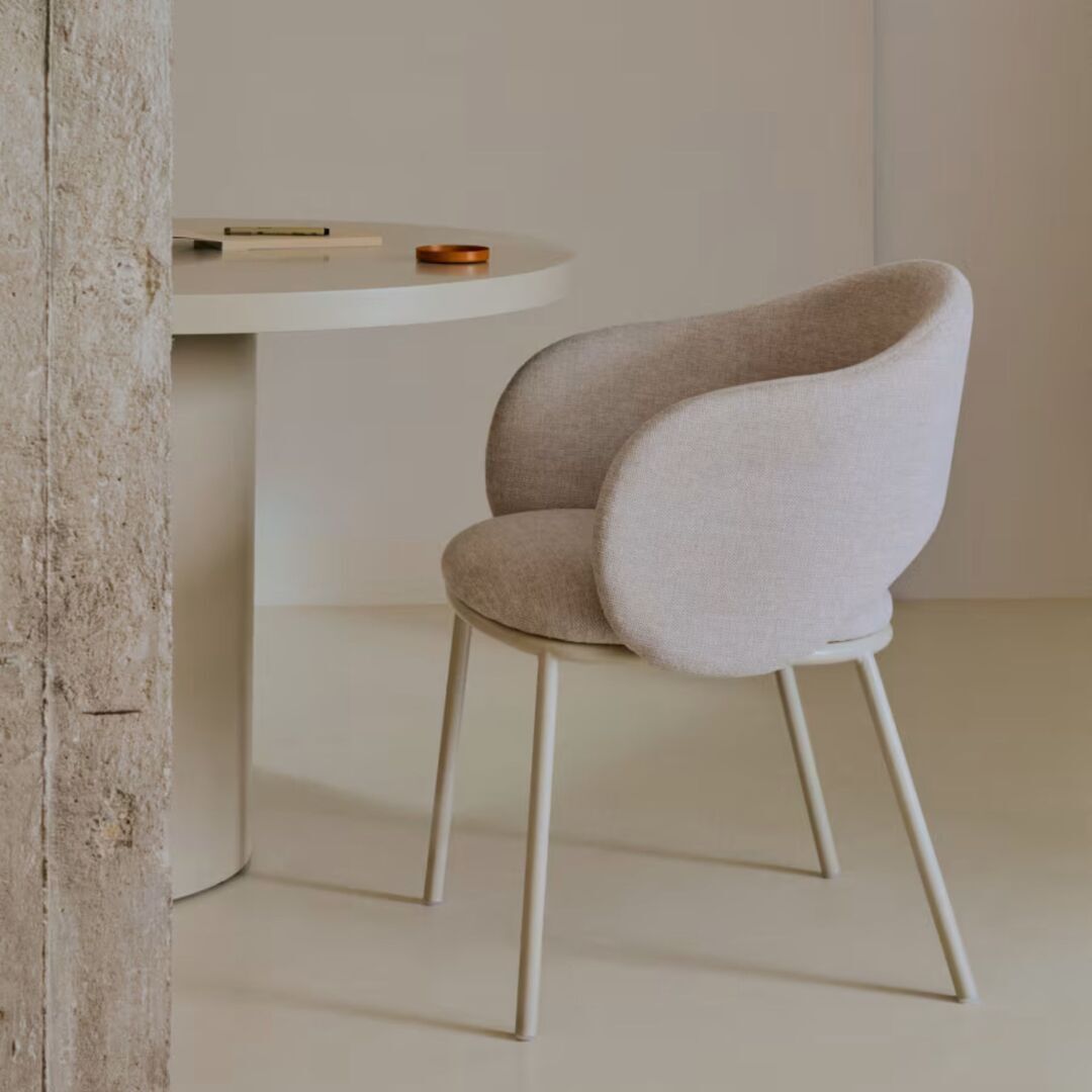 Kave_Home_Stuhl_Maina_Beige_35_Sperrholz_10_Stoff_Beige_Lifestyle_3