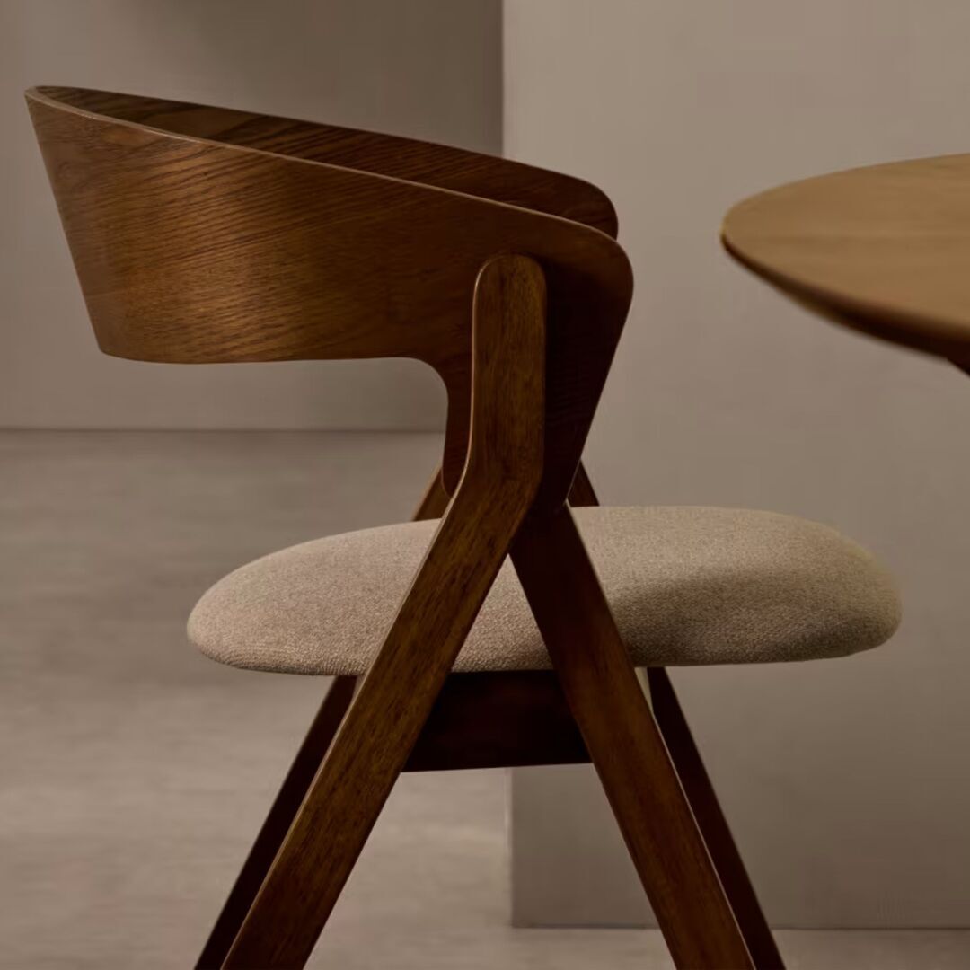 Kave_Home_Stuhl_Godia_Beige_Wenge_Finish_Lifestyle_1