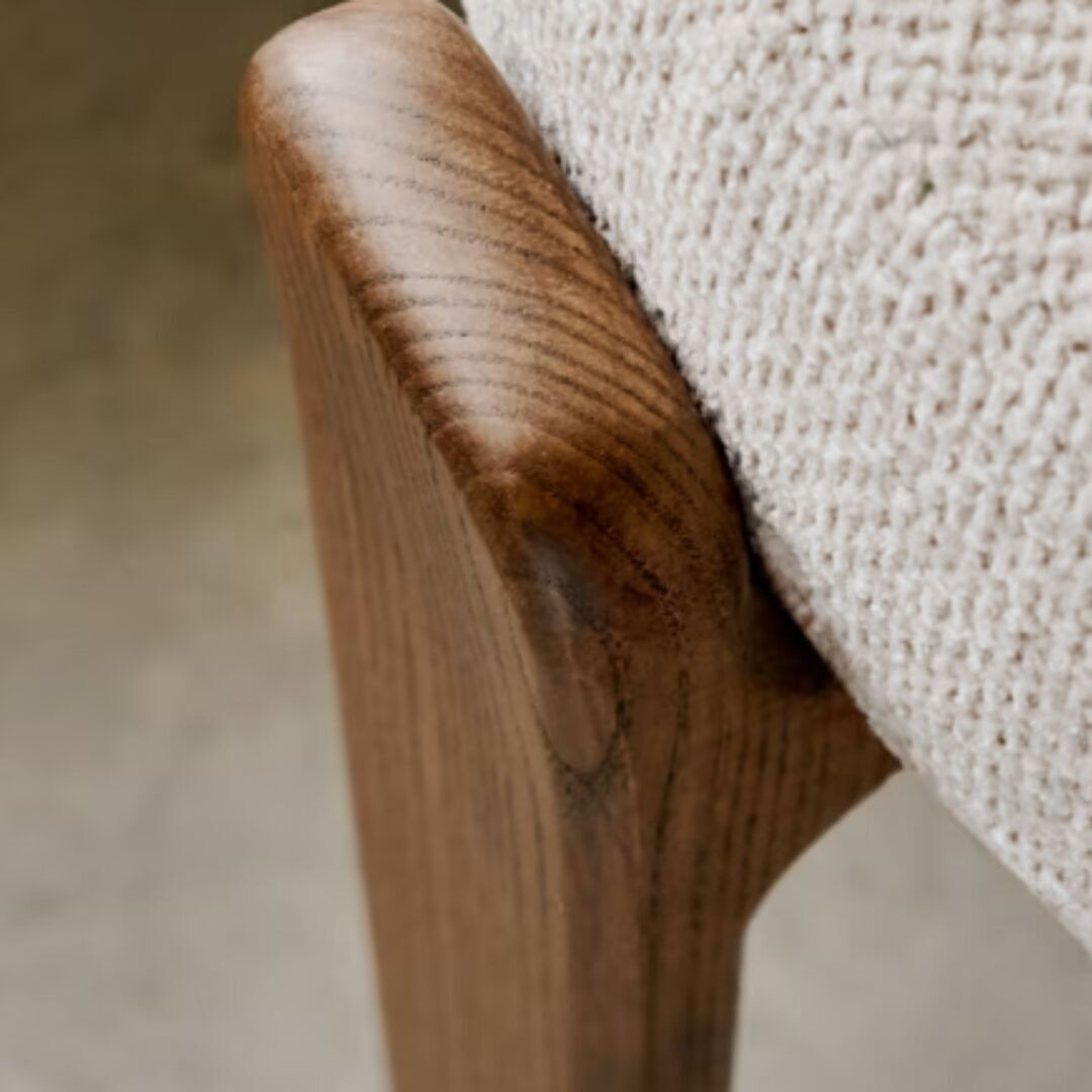Kave_Home_Stuhl_Granite_in_Chenille_Walnuss_Details_1
