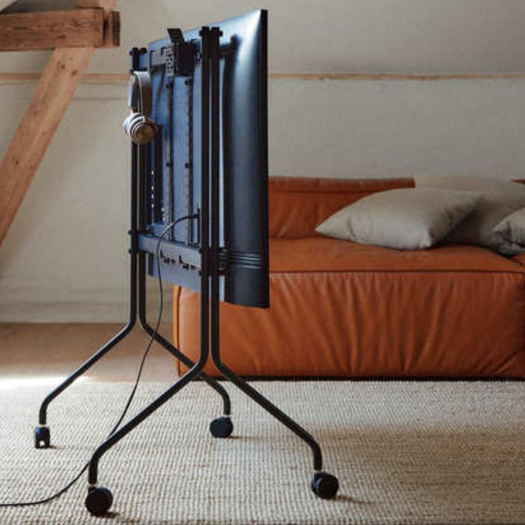 Pedestal_Moon_Rollin_Tall_TVstand