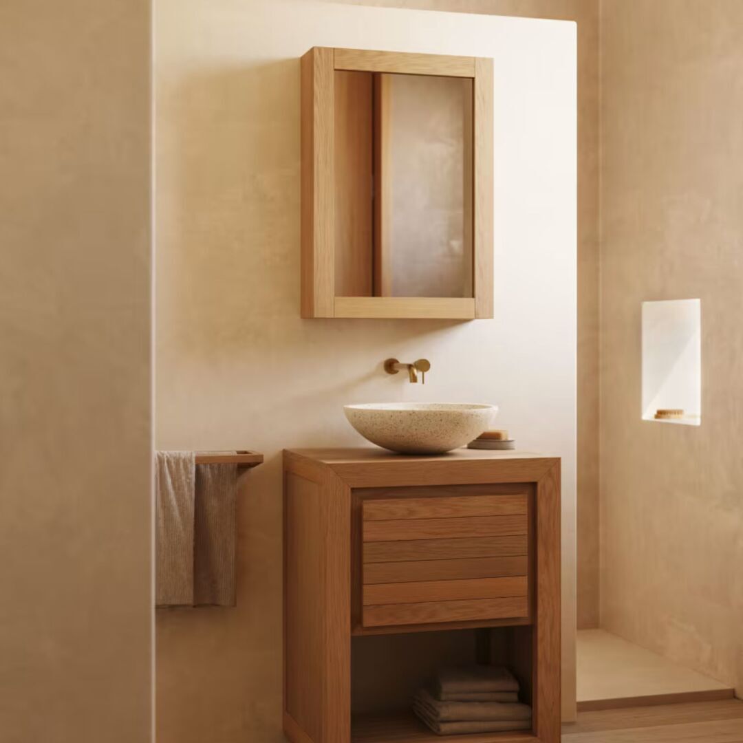 Kave_Home_Plubia_Badezimmerschrank_mit_Spiegel_Lifestyle