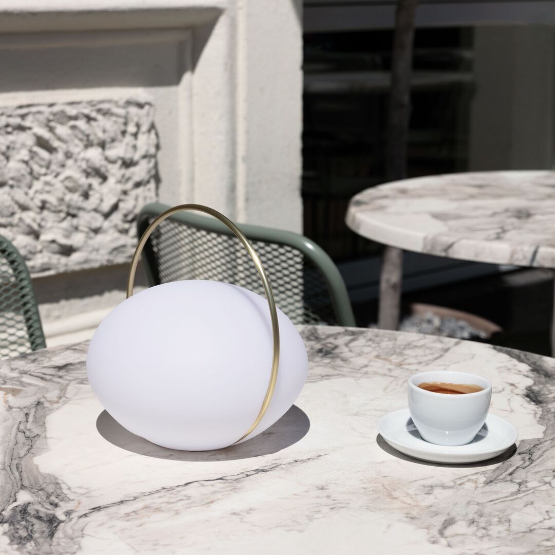 Umage Tragbare Akkuleuchte Orbit von Umage Weiss