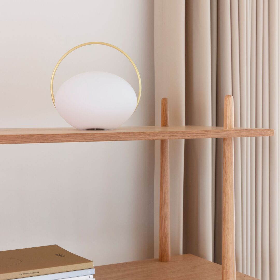 Umage Tragbare Akkuleuchte Orbit von Umage Weiss