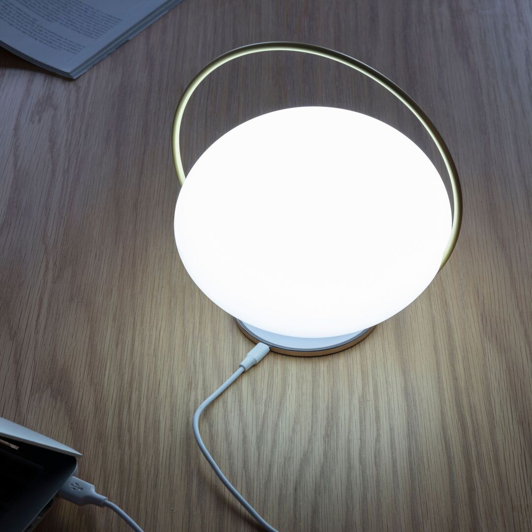 Umage Tragbare Akkuleuchte Orbit von Umage Weiss