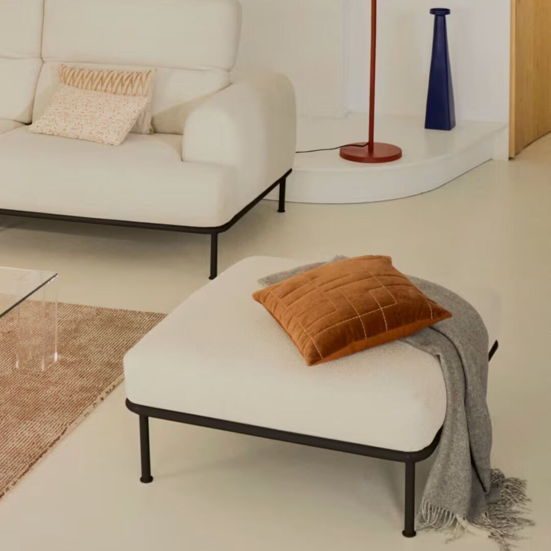 Kave_Home_Fussablage_Aurum_Lifestyle