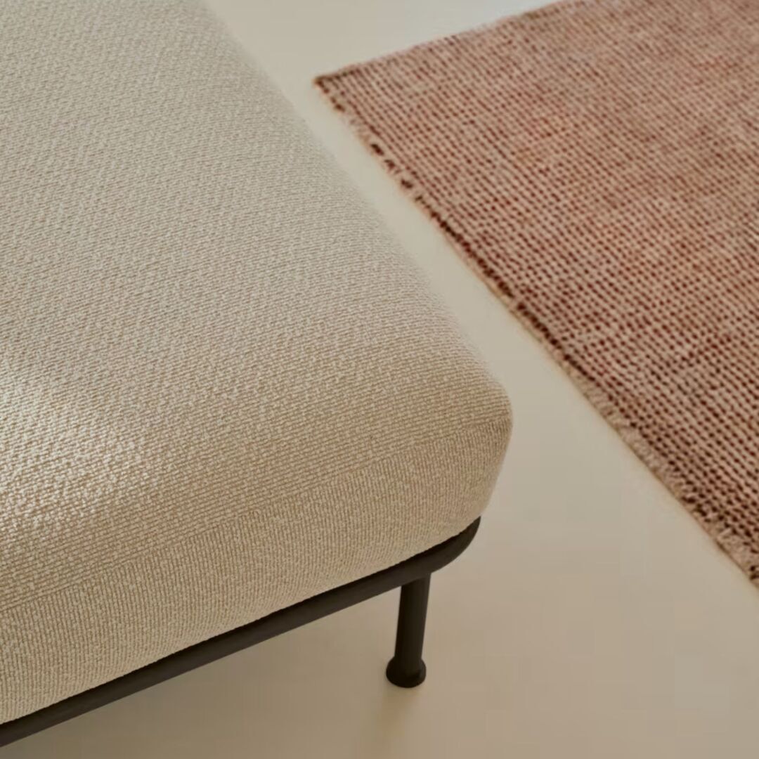 Kave_Home_Fussablage_Aurum_Lifestyle