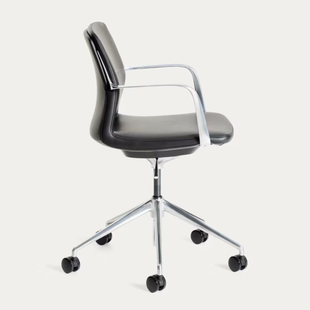 Kave_Home_Schreibtischstuhl_Nerlan_Schwarz_Leder_Aluminium_Gestell