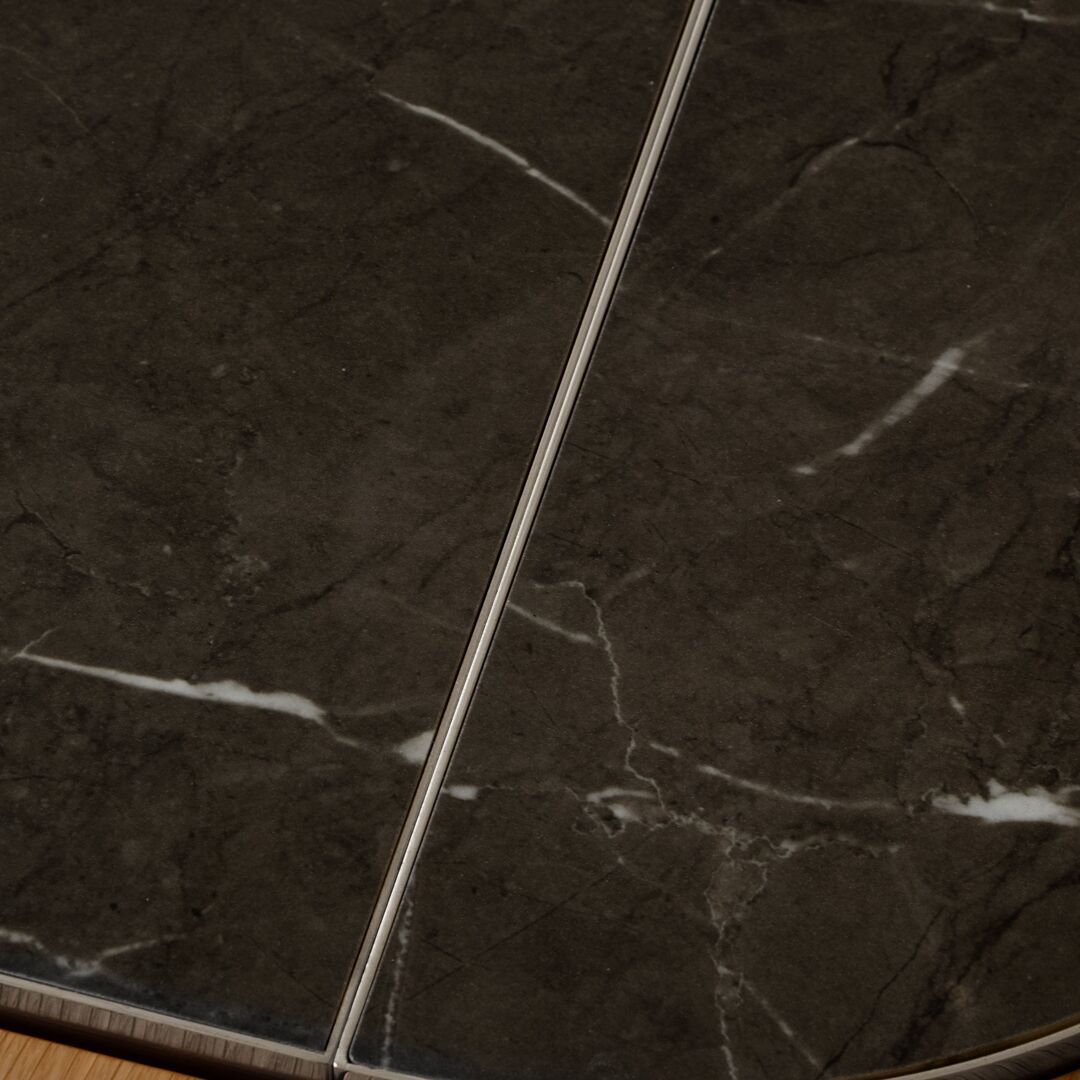 Umage Ausziehbarer Esstisch Comfort Circle von Umage