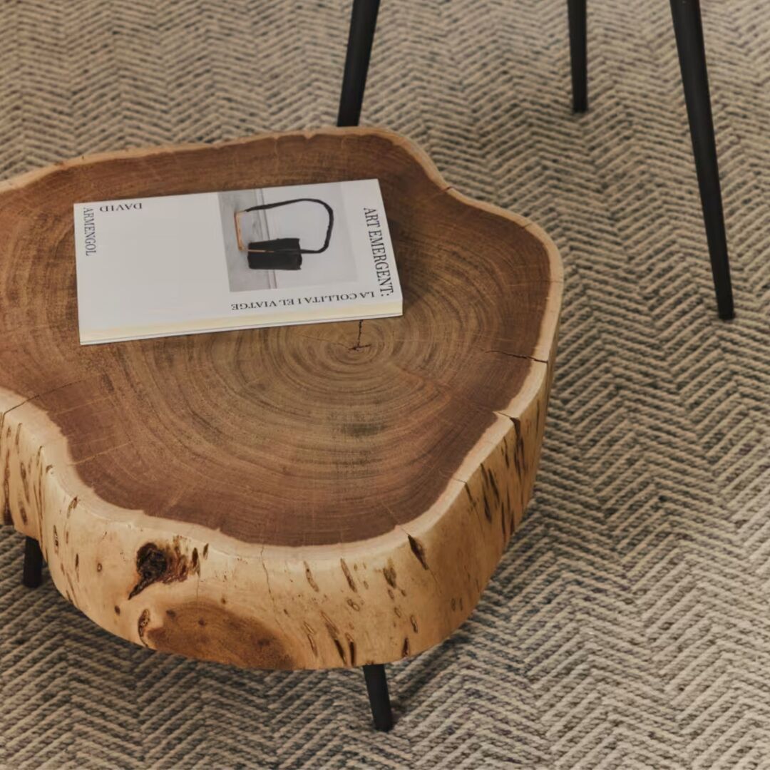 Kave_Home_Couchtisch_Tanive_gebleichtem_Finish_Schwarz_Stahlbeinen_Lifestyle