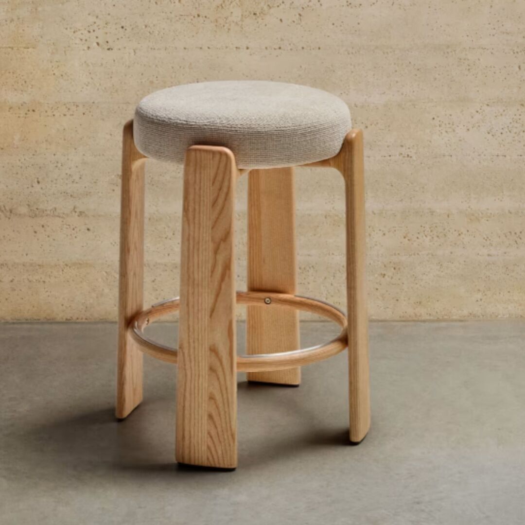 Kave_Home_Hocker_Granite_Beige_Hellbraun_65_Lifestyle