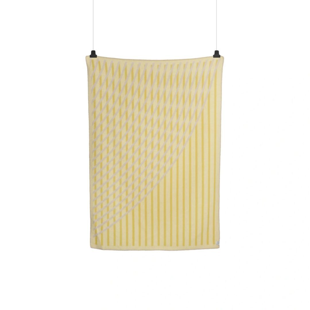 Røros Tweed Lammwolldecke Bislett 135 x 200 cm von Røros Tweed Lemon tart