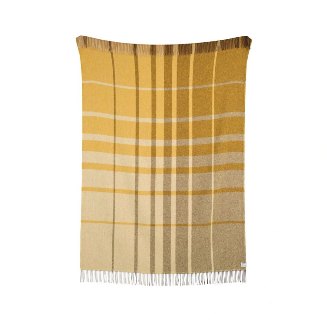 Røros Tweed Lammwolldecke Filos 135 x 200 cm von Røros Tweed Gelb 
