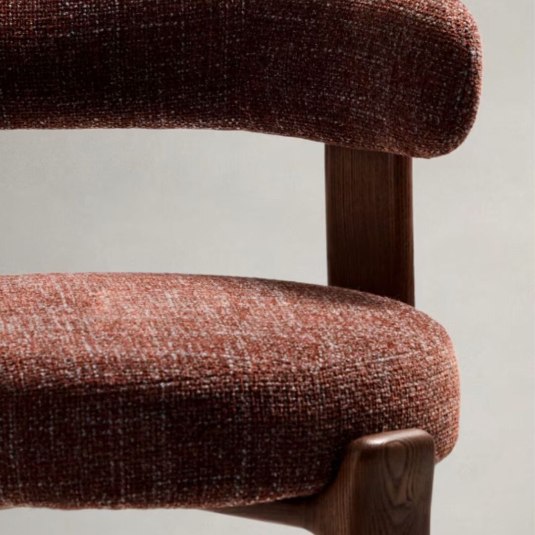 Kave_Home_Hocker_Granite_aus_Chenille_Dunkelbraun_Braun_Details