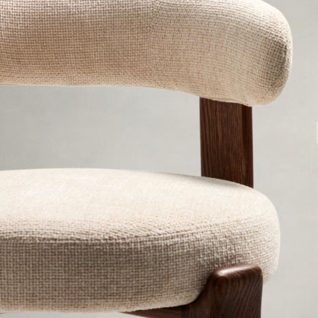 Kave_Home_Hocker_Granite_aus_Chenille_Dunkelbraun_Beige_Details