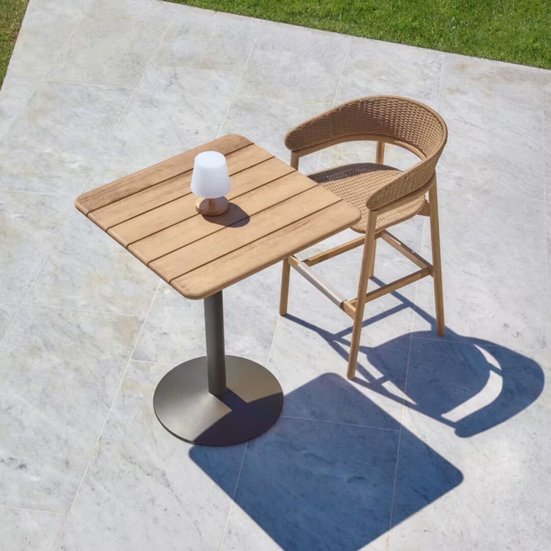 Kave_HomeOutdoor_Tisch_mit_Tischplatte_Esilda_Rechteckig_Lifestyle