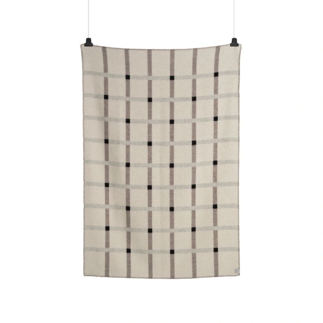 Røros Tweed Lammwolldecke Knut 135 x 200 cm von Røros Tweed Taubengrau