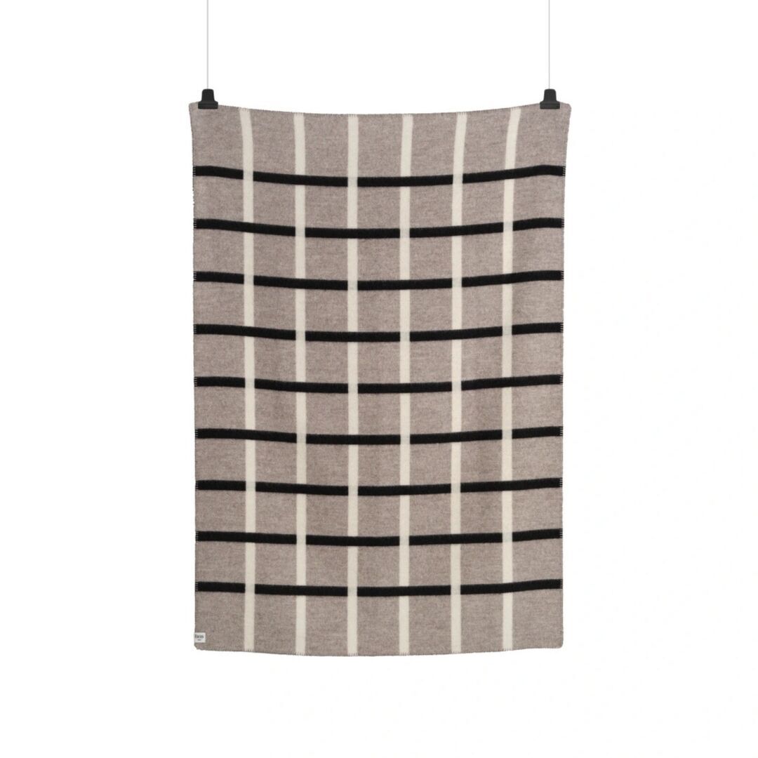 Røros Tweed Lammwolldecke Knut 135 x 200 cm von Røros Tweed Taubengrau