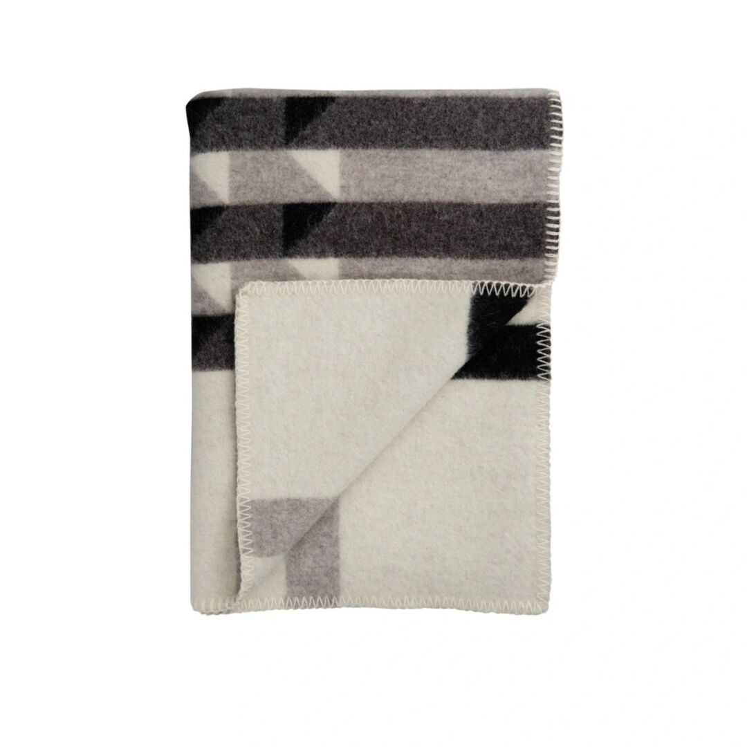 Røros Tweed Lammwolldecke Kvam 135 x 200 cm von Røros Tweed Greyscale
