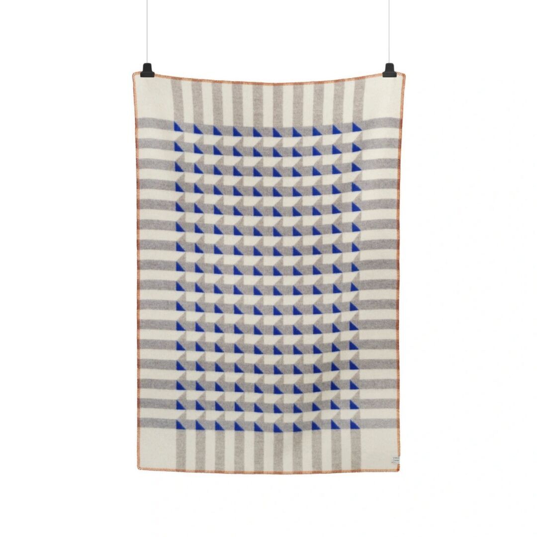 Røros Tweed Lammwolldecke Kvam 135 x 200 cm von Røros Tweed Blue