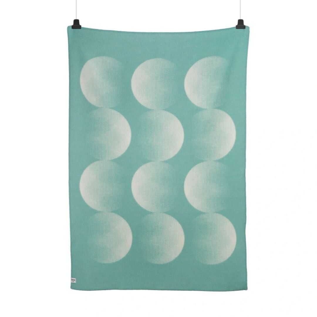 Røros Tweed Lammwolldecke Moon 135 x 200 cm von Røros Tweed Tranquille Green