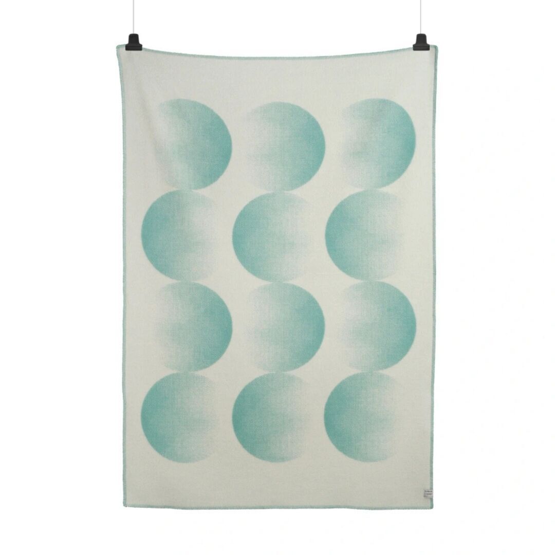 Røros Tweed Lammwolldecke Moon 135 x 200 cm von Røros Tweed Tranquille Green