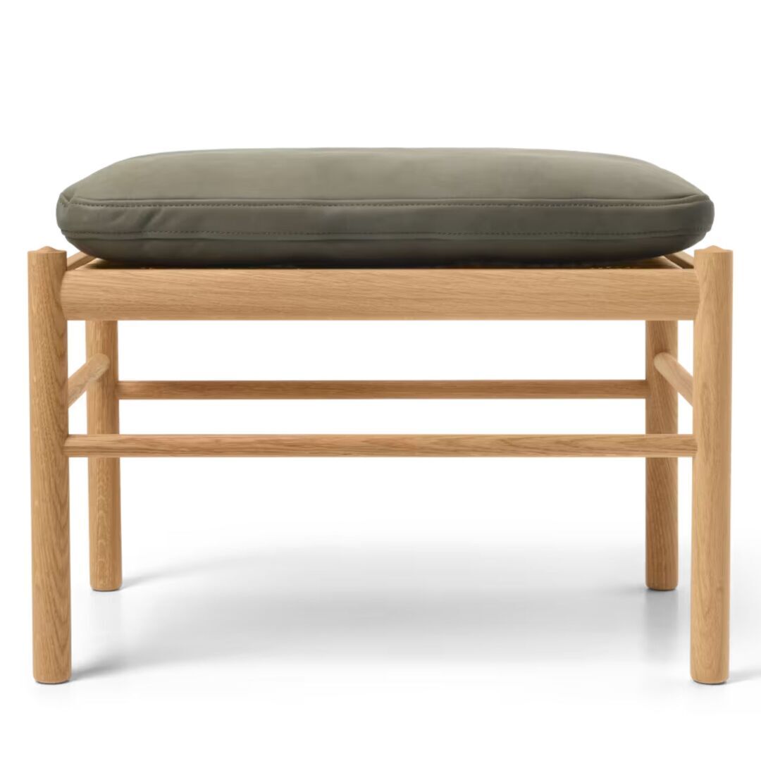 Carl_Hansen_Son_OW149_Footstool_Eiche_geolt_Terra_Leder_Jade