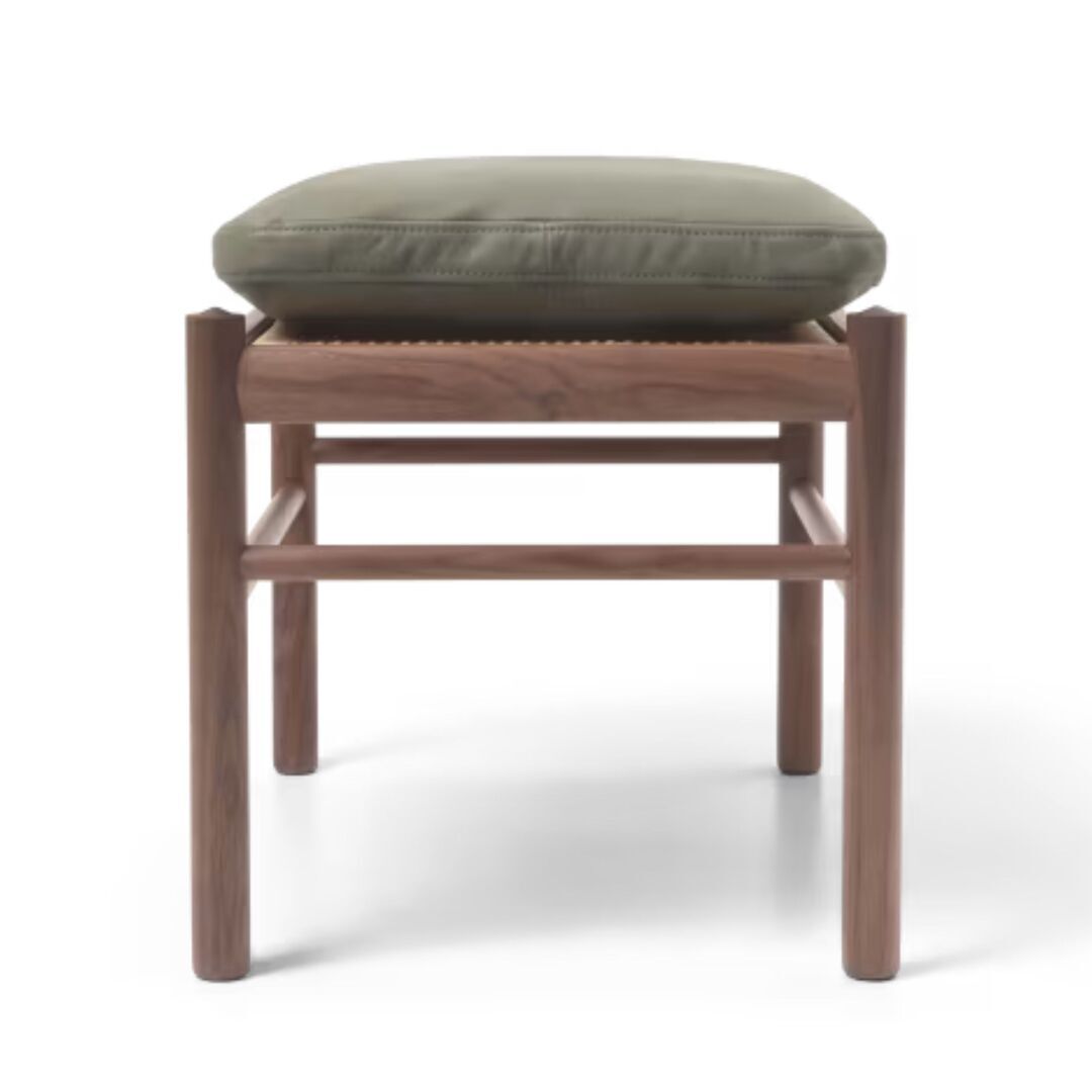 Carl_Hansen_Son_OW149_Footstool_Nussbaum_Terra_Leder_Jade