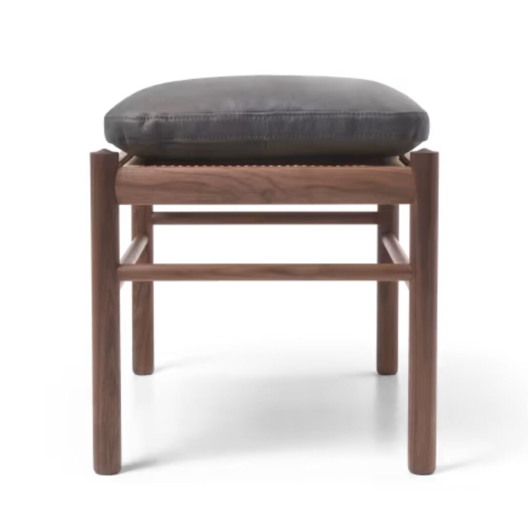 Carl_Hansen_Son_OW149_Footstool_Nussbaum_Terra_Leder_Raku