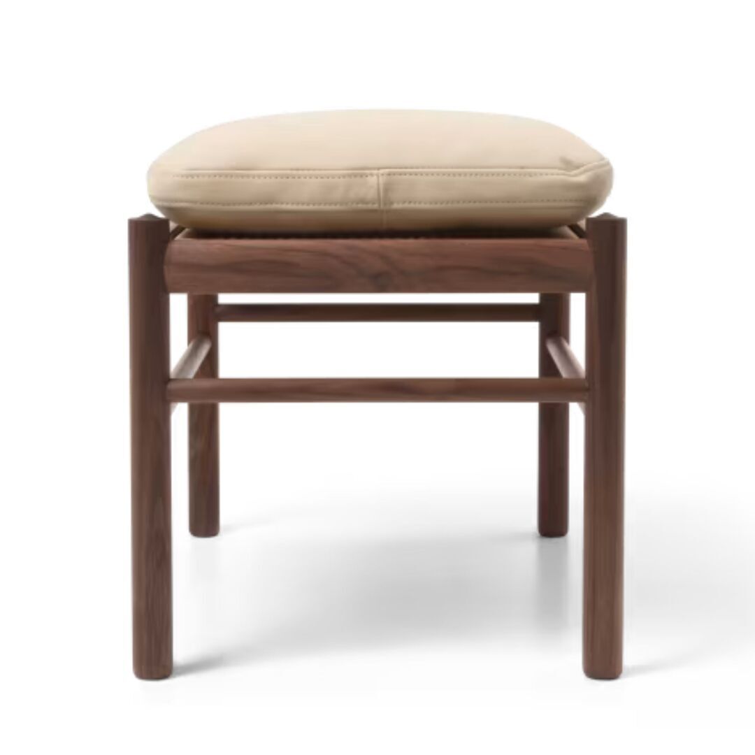 Carl_Hansen_Son_OW149_Footstool_Nussbaum_Terra_Leder_Lime