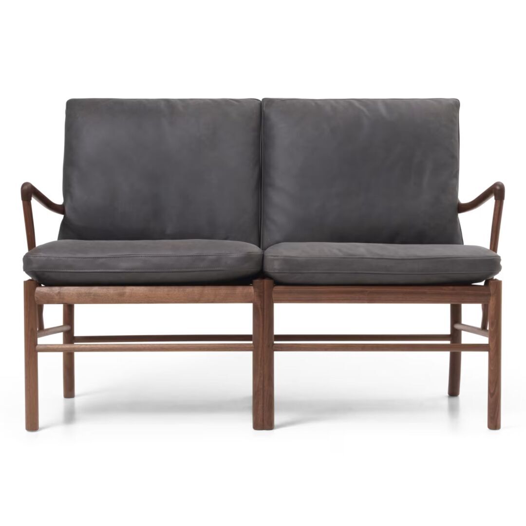 Carl Hansen & Søn OW149-2 Sofa von Carl Hansen & Son Terra Raku 20367, Walnuss geölt