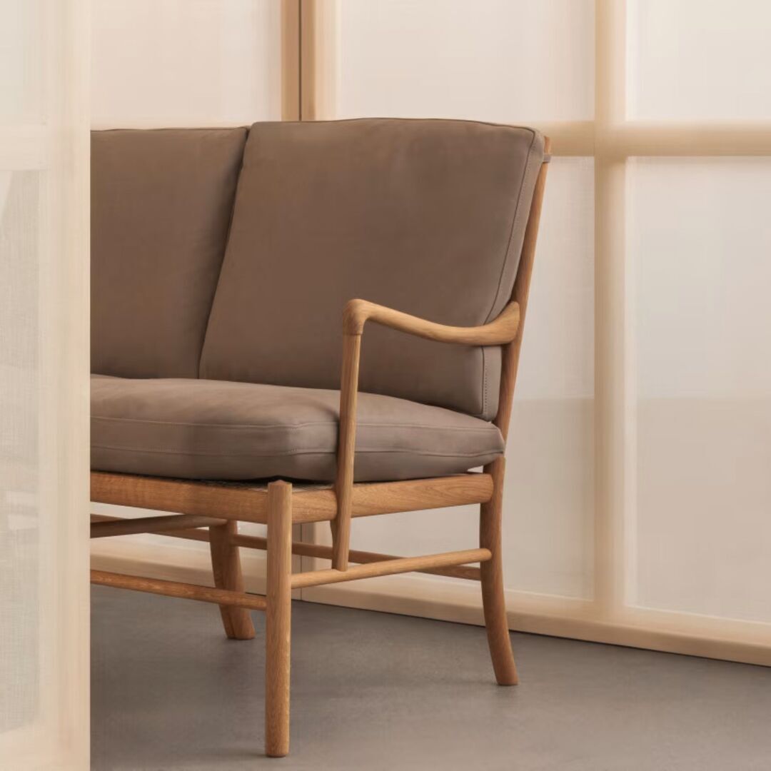 Carl_Hansen_Son_OW149-Carl_Hansen_Son_OW149-2_Sofa_Eiche_Terra_Leder_Marble_Lifestyle_1