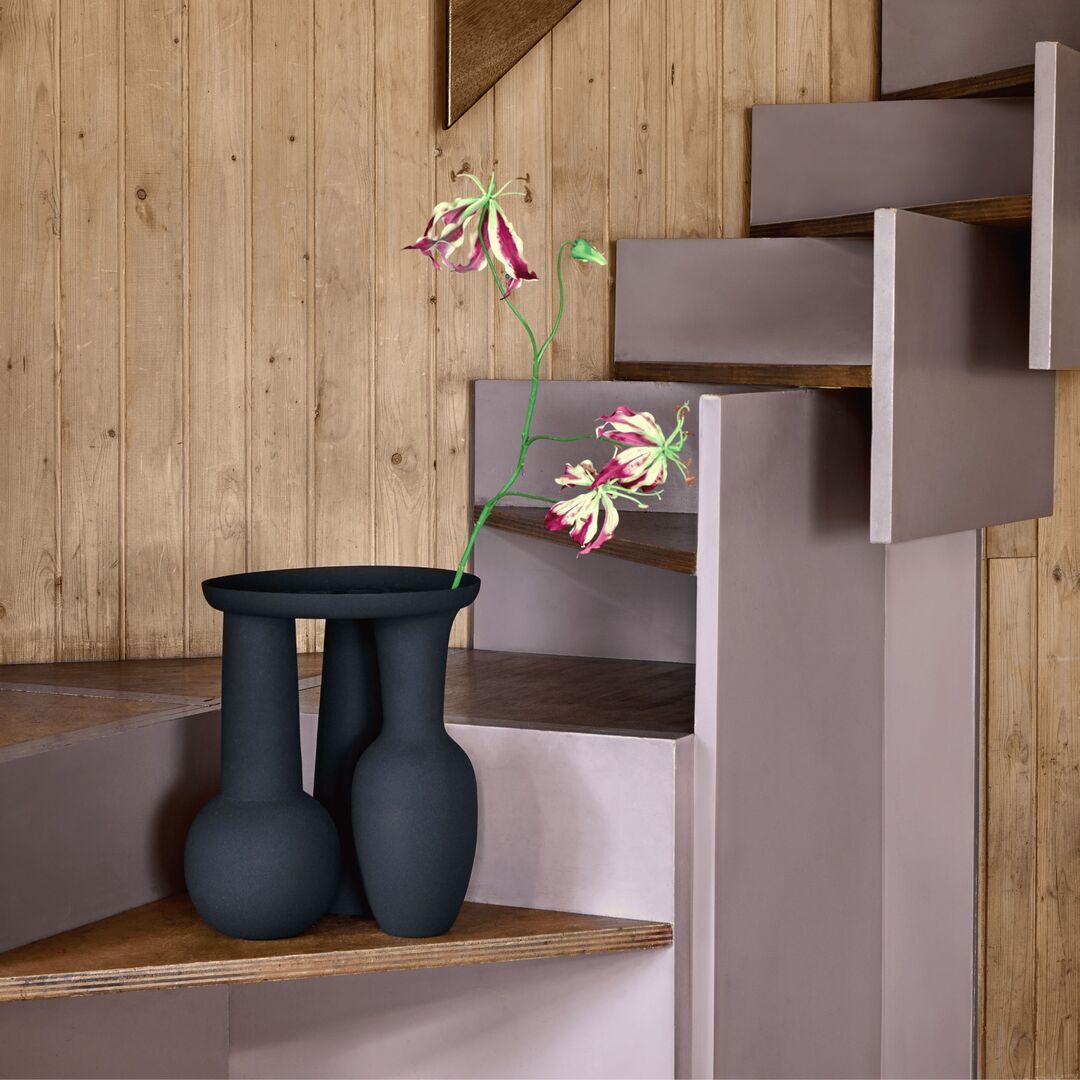 Pols Potten Vase mit Teller Roman von Pols Potten Schwarz