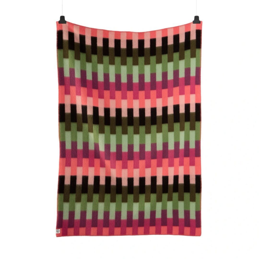 Røros Tweed Lammwolldecke Åsmund Bold 135 x 200 cm von Røros Tweed Rosa/Grün