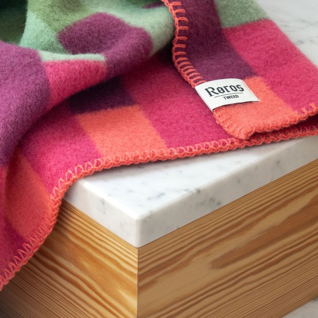 Røros Tweed Lammwolldecke Åsmund Bold 135 x 200 cm von Røros Tweed