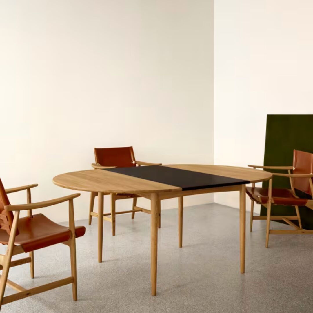 Carl_Hansen_Son_BM0121_Insertion_MDF_Schwarz_Lifestyle_1