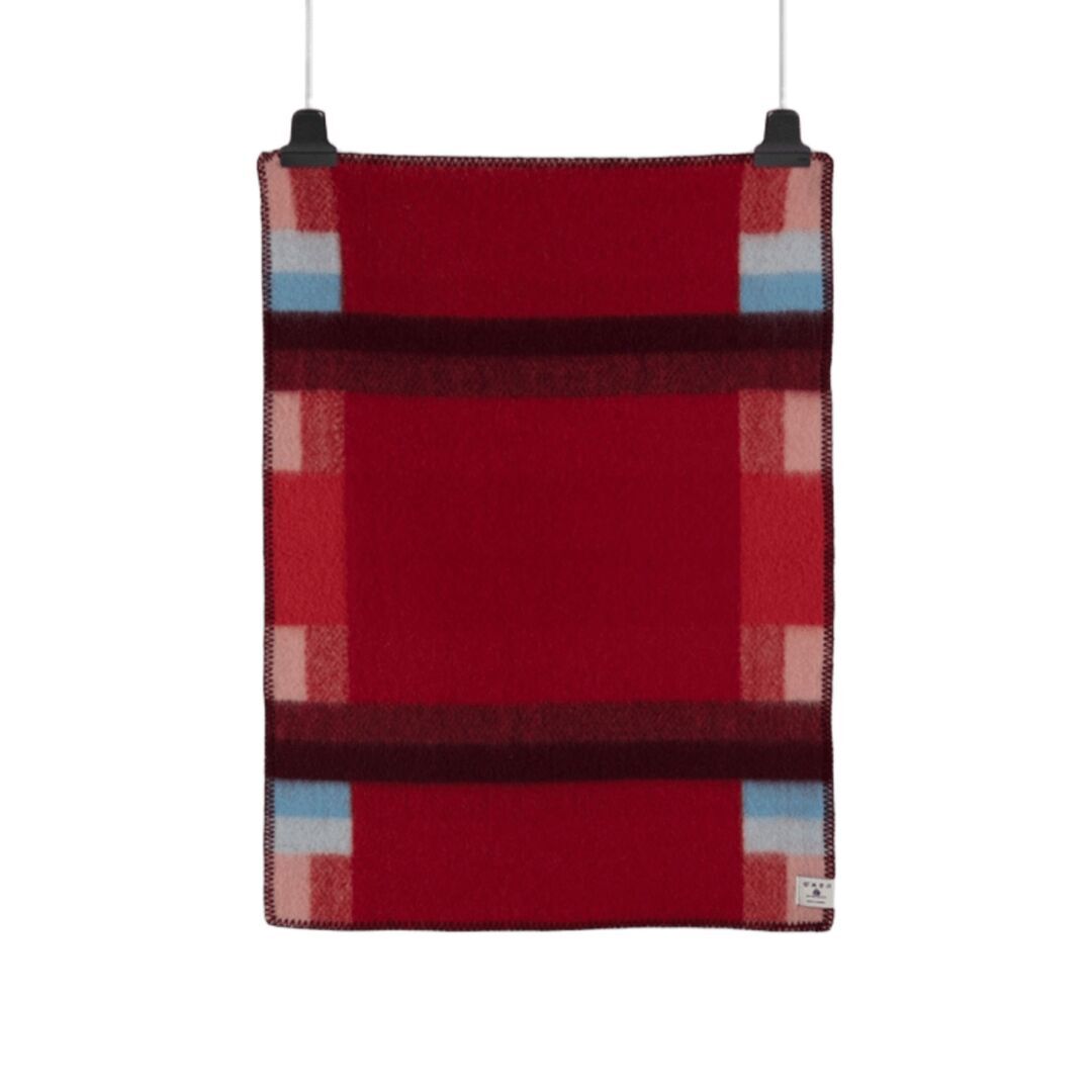 Røros Tweed Baby Lammwolldecke Mikkel 67 x 100 cm von Røros Tweed Rot