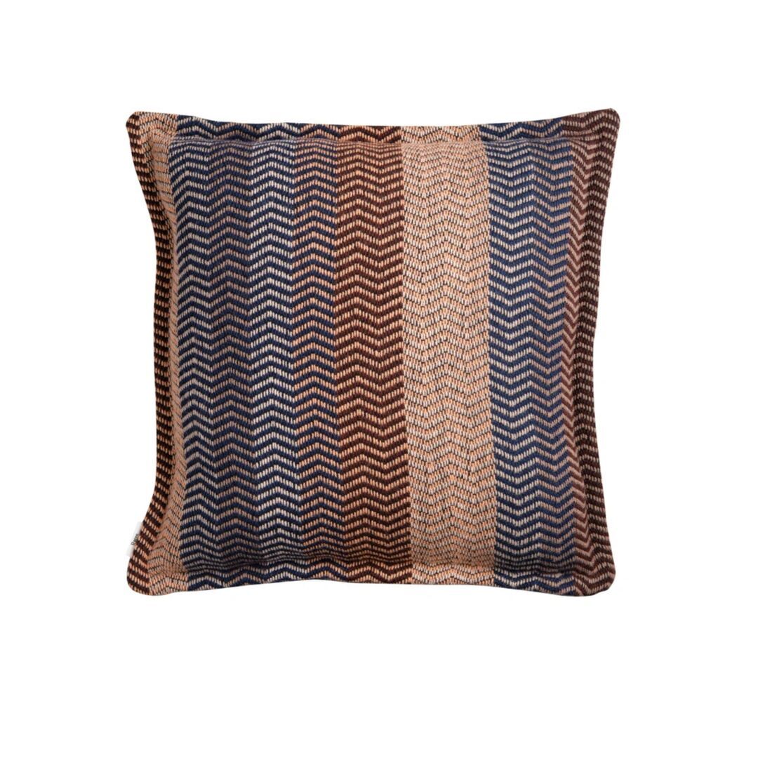 Røros Tweed Lammwollkissen Fri 60 x 60 cm von Røros Tweed By the fire