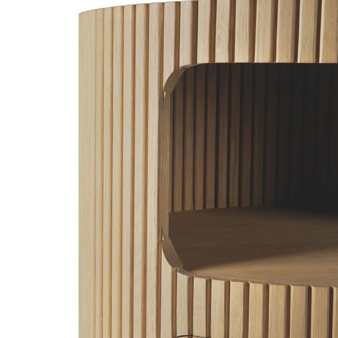 Ethnicraft_50793_Boomerang_drawer_unit_oak_1_drawer_with_keylock_Details