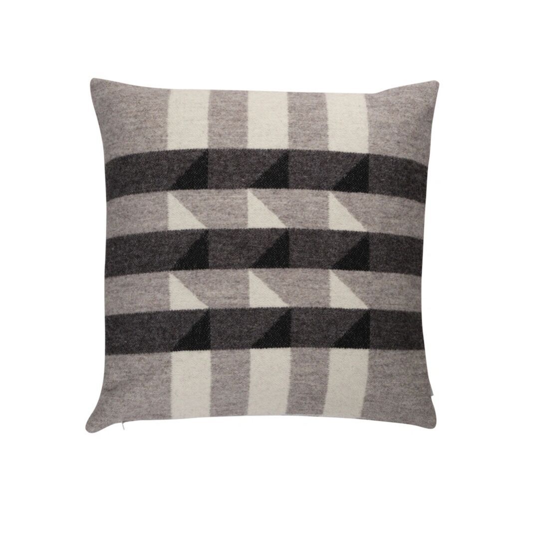 Røros Tweed Lammwollkissen Kvam 50 x 50 cm von Røros Tweed Greyscale