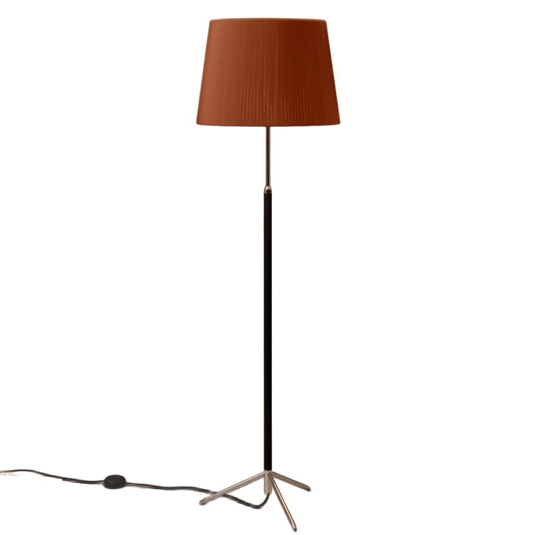 Santa & Cole Stehleuchten Pie de Salón G1 von Santa & Cole Terracotta Raw Color Ribbon, Chrome-Plated