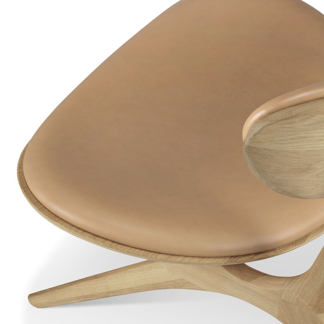 Ethnicraft_50674_Eye_lounge_chair_oak_Sienna_leather_upholstered_seat_Details_1