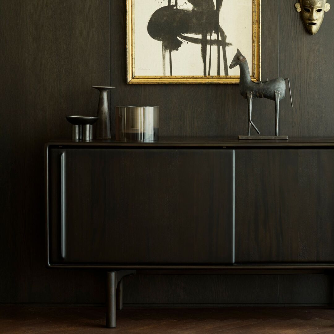 Ethnicraft_350865Flow_sideboard_varnished_mahogany_Rose_Brown_2_doors_168_cm_Lifestyle_1