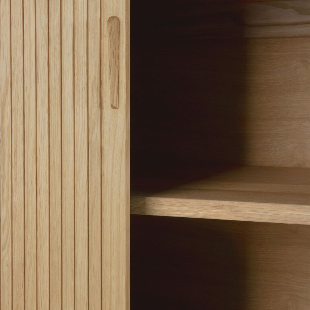 Ethnicraft_50051_Roller_Max_sideboard_oak_2_doors_Details