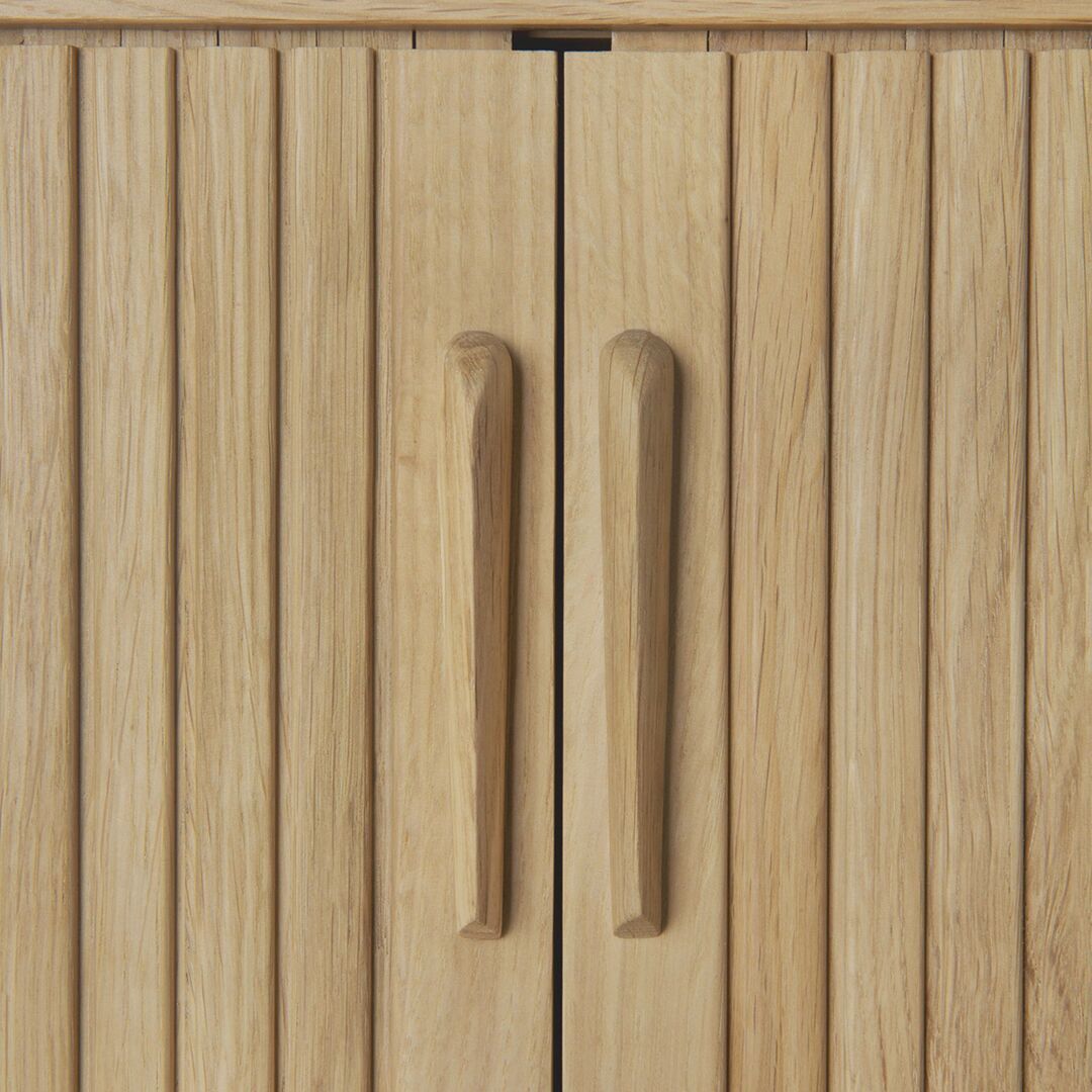Ethnicraft_50051_Roller_Max_sideboard_oak_2_doors_Details