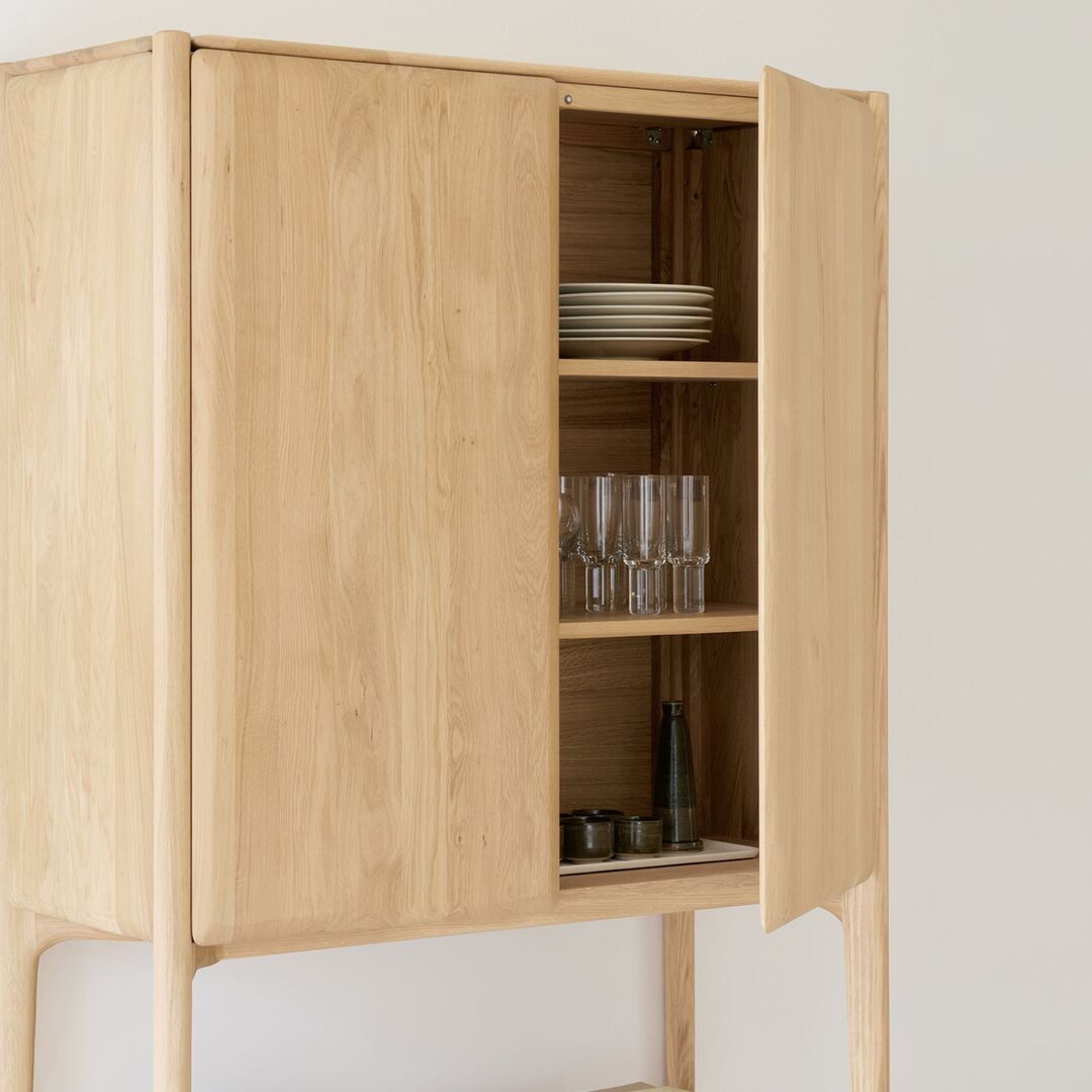 Ethnicraft_51346_PI_Schrank_2_turen_1_Regal_Eiche_Lifestyle