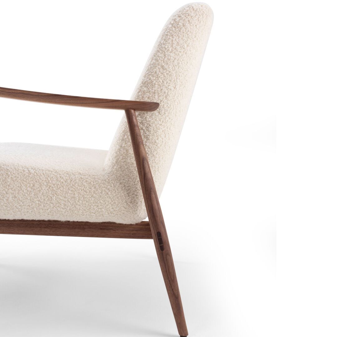 Gazzda_Aska_Lounge_chair_Nimbus_Col006_Nussbaum_geolt_Details