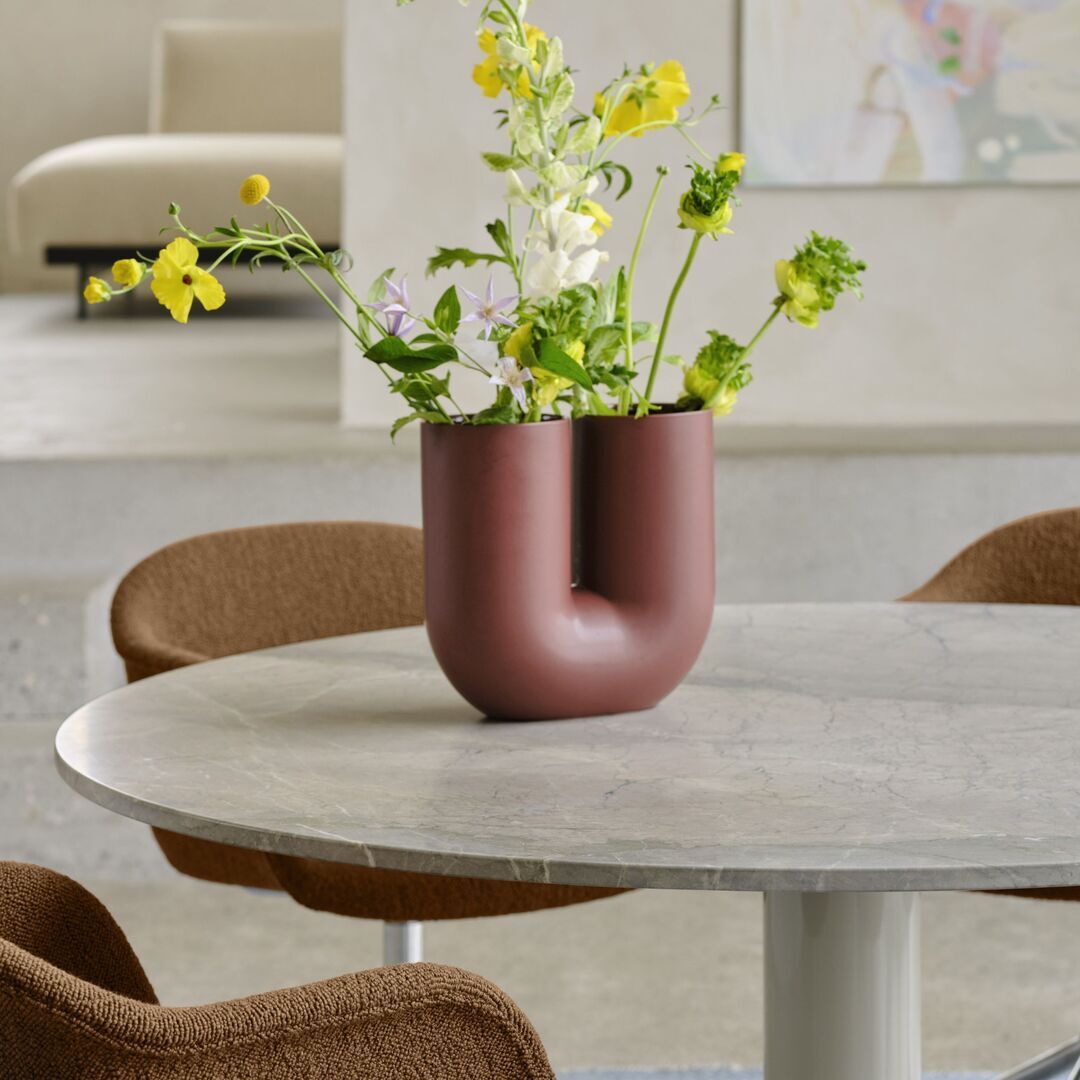 Muuto Vase Kink H 39 cm von Muuto Sand