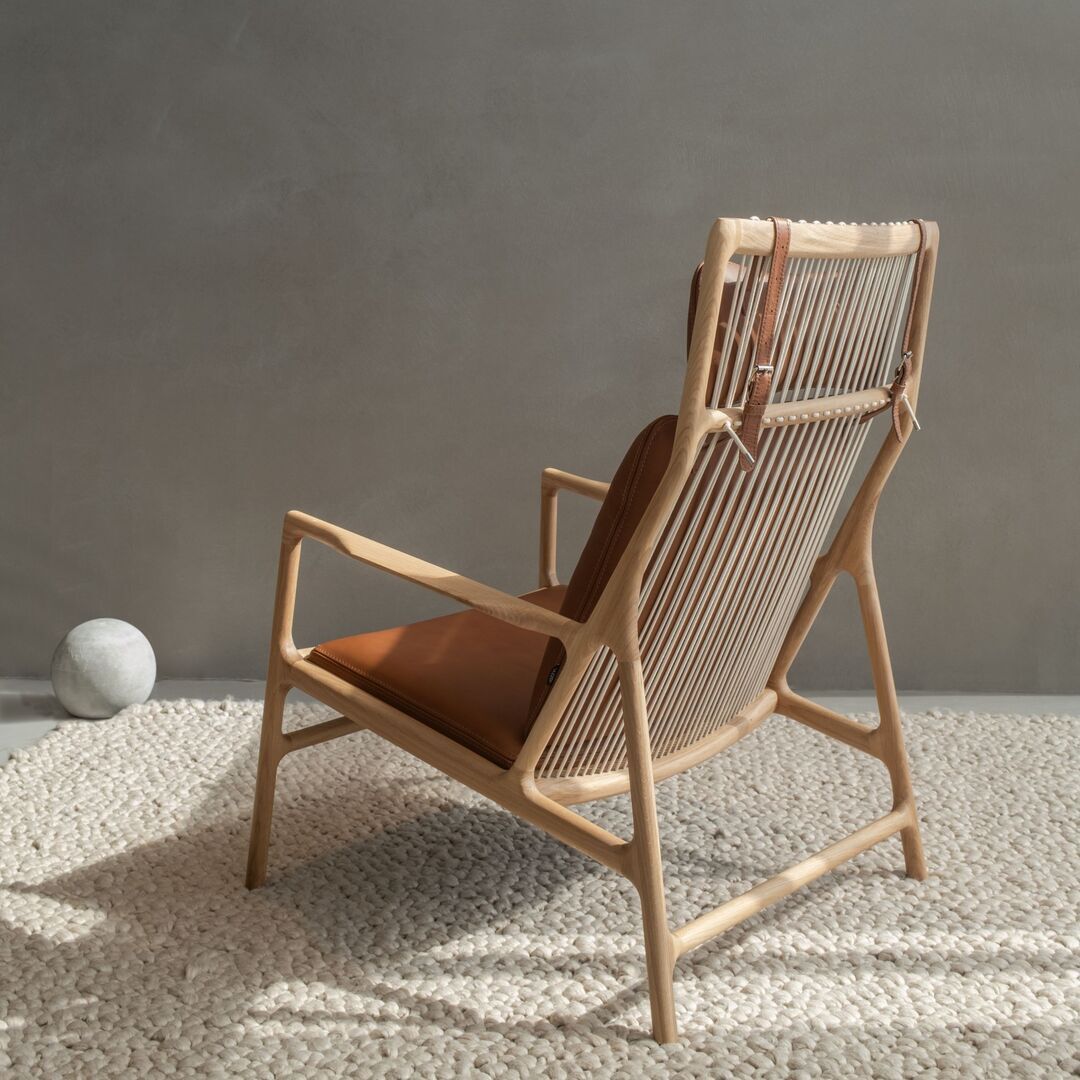 Gazzda_Dedo_Lounge_Chair_Dakar_Leder_2732_Whisky_Eiche_Geolt_Lifestyle