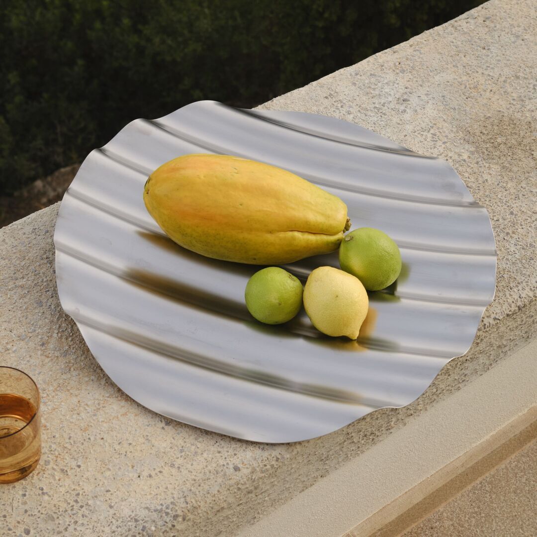 Muuto Tablett Wave von Muuto Stahl