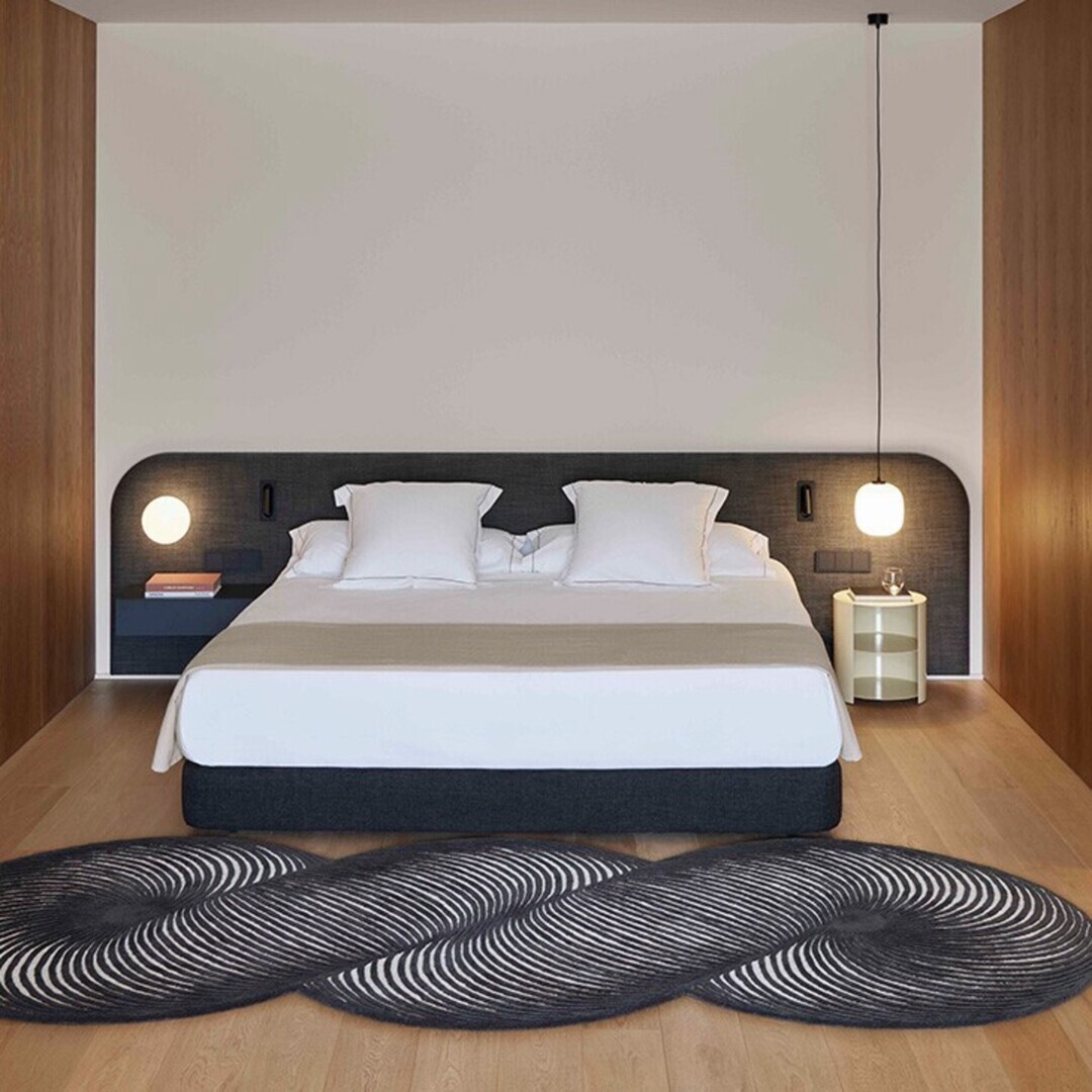 Gan-Rugs GIRO RUG von Gan Rug Schwarz Weiss, L: 132 cm / B: 324 cm